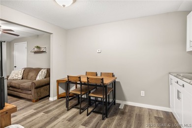 Welcome to the perfect blend of modern living and industrial - photo 11