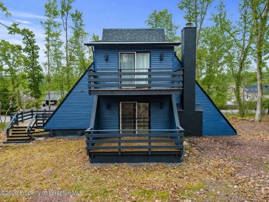 Welcome to your own private lakeside retreat in the desirable - photo 1