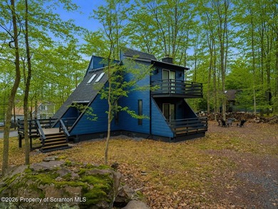 Welcome to your own private lakeside retreat in the desirable - photo 3