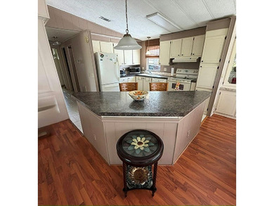 Additional listing photo 4