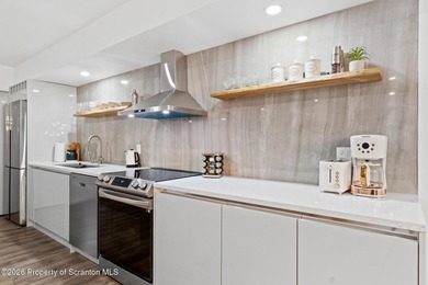 Welcome to your own private lakeside retreat in the desirable - photo 8