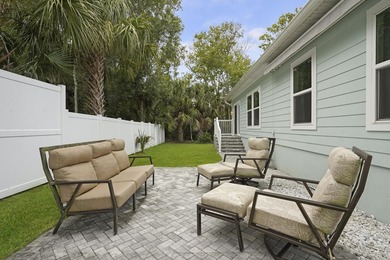Built in 2023 and still carrying the new-home feeling, this 3 - photo 6