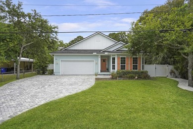 Built in 2023 and still carrying the new-home feeling, this 3 - photo 8