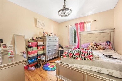 Welcome to a homeowner's dream in the heart of Baychester! This - photo 18
