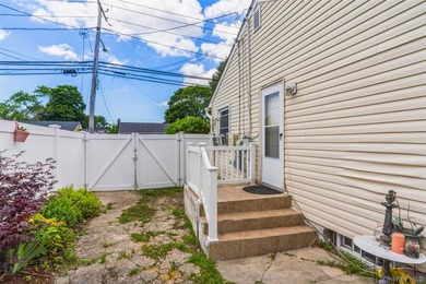 This charming 3-bedroom, 1-bath ranch offers comfortable - photo 23
