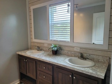 Clayton 2019 3 bedroom / 2 bath home, Elevated home on large lot - photo 7