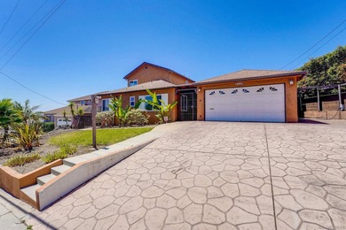Perched in the heart of coveted Point Loma, this stunning 2,600 - photo 14