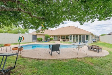 Unbeatable location! This open-concept home features recent - photo 26