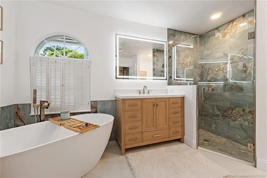 Amazing 3 Bedroom, 2 Bath, Concrete Block home with SO much to - photo 36
