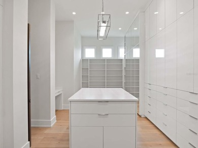 One or more photo(s) has been virtually staged. Expertly built - photo 43