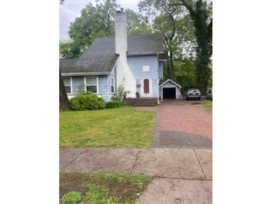 Hempstead Lake Home Sale Pending in Rockville Centre New York