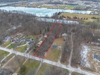 (private lake, pond, creek) Lot For Sale in Olmsted Twp Ohio