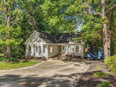 Very rare opportunity to own a true lakefront ranch with a - photo 2