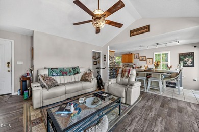 Very rare opportunity to own a true lakefront ranch with a - photo 5