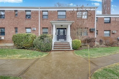 Welcome to this spacious 3-bedroom, 2 full bath co-op in - photo 2