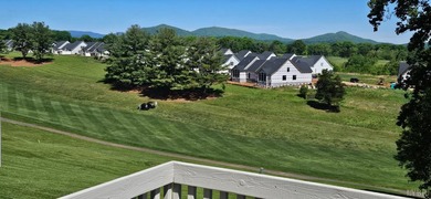 Forest! 1 level end unit townhome w/a 2 car garage,2 Bdrms 2 - photo 13