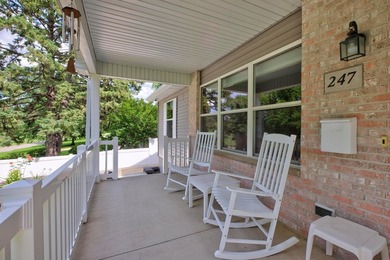 Perfectly positioned across from the Irv Warren golf course - photo 3