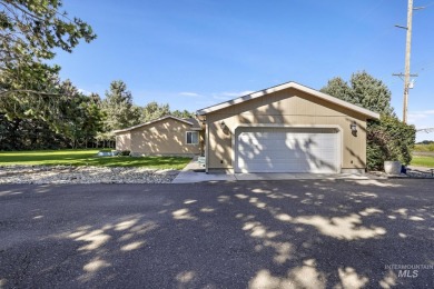 Country Living with Space, Comfort, and a Versatile SHOP! Set on