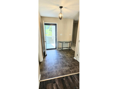 Forest! 1 level end unit townhome w/a 2 car garage,2 Bdrms 2 - photo 16