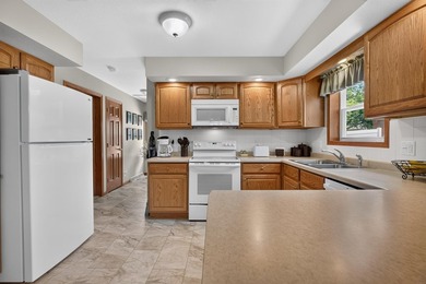 Perfectly positioned across from the Irv Warren golf course - photo 9