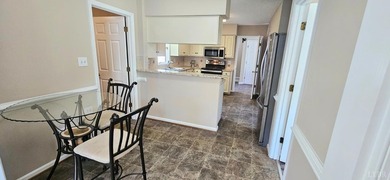 Forest! 1 level end unit townhome w/a 2 car garage,2 Bdrms 2 - photo 22