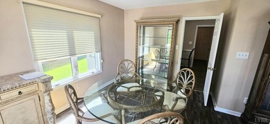 Forest! 1 level end unit townhome w/a 2 car garage,2 Bdrms 2 - photo 24