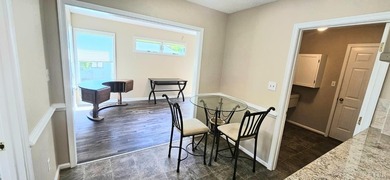 Forest! 1 level end unit townhome w/a 2 car garage,2 Bdrms 2 - photo 25