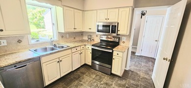 Forest! 1 level end unit townhome w/a 2 car garage,2 Bdrms 2 - photo 28