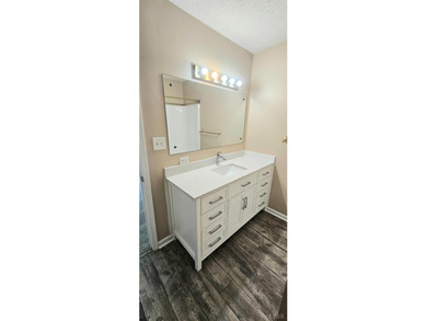 Forest! 1 level end unit townhome w/a 2 car garage,2 Bdrms 2 - photo 35