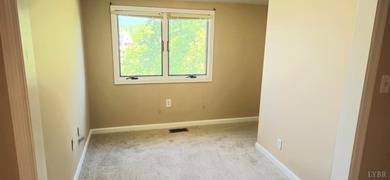 Forest! 1 level end unit townhome w/a 2 car garage,2 Bdrms 2 - photo 37