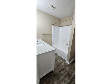 Forest! 1 level end unit townhome w/a 2 car garage,2 Bdrms 2 - photo 39