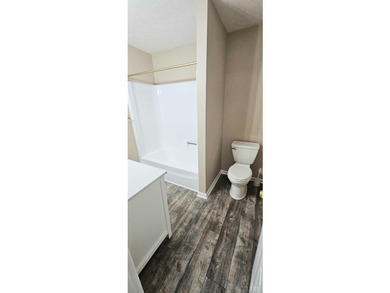 Forest! 1 level end unit townhome w/a 2 car garage,2 Bdrms 2 - photo 49