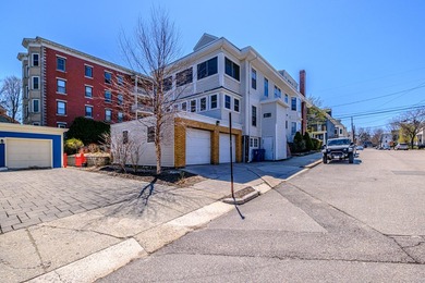 A truly rare find: 5-unit building one door from the Eastern - photo 4