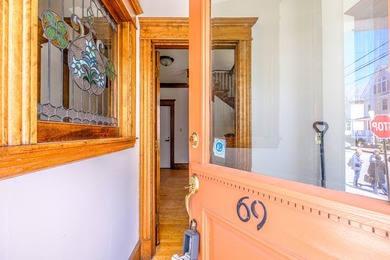 A truly rare find: 5-unit building one door from the Eastern - photo 8