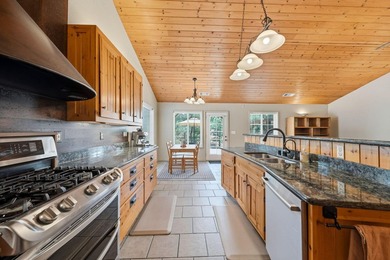 Bright beautiful custom home on 9 acres with gated driveway - photo 10