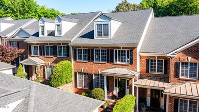 Nestled on a tranquil private street in the historic heart of - photo 2