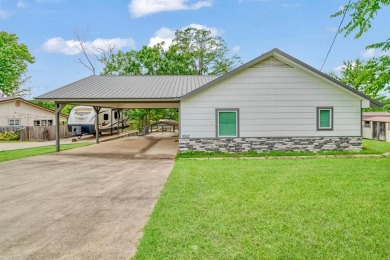 (pending lake) Home For Sale in Fort Towson Oklahoma