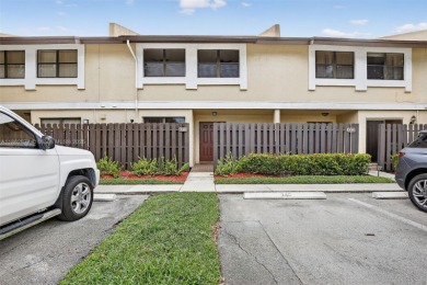 (private lake, pond, creek) Townhome/Townhouse For Sale in Pembroke Pines Florida