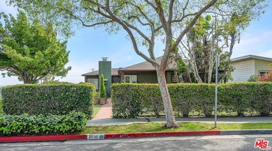 Located on a prime corner lot in highly desirable Sunset Park - photo 2