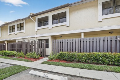 Fully renovated 2024 - NEW AC, NEW Water Heater, New W/D, Newly - photo 3