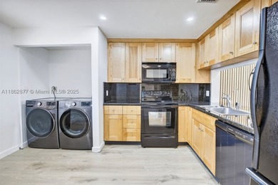 Fully renovated 2024 - NEW AC, NEW Water Heater, New W/D, Newly - photo 5