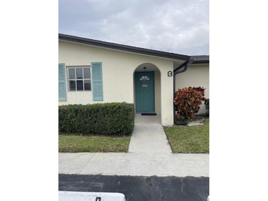 Beautifully maintained 1/1 Condo located in a welcoming and - photo 1