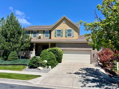 Former model home with timeless charm and exceptional care - photo 1