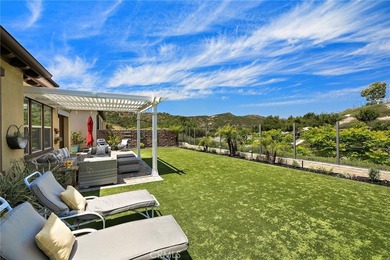 Wake up to peaceful hillside views and enjoy the rare - photo 20