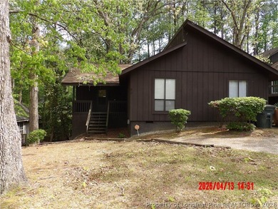 Lovely home located close to Ft Bragg, Schools, shopping and - photo 1