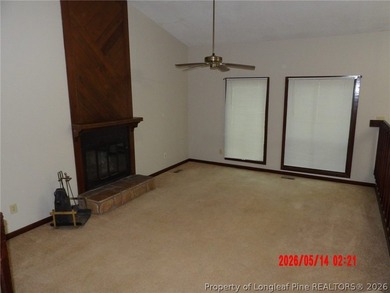 Lovely home located close to Ft Bragg, Schools, shopping and - photo 4