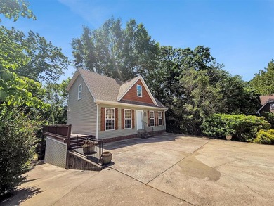 Barren River Lake Home For Sale in Scottsville Kentucky