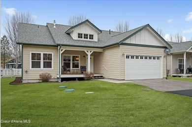 Experience effortless North Idaho living in this beautifully - photo 1