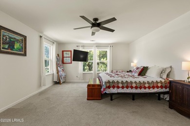 Beautifully maintained 3-Bedroom 2.5 Bath home with a dedicated - photo 19