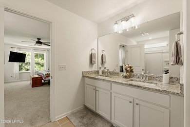 Beautifully maintained 3-Bedroom 2.5 Bath home with a dedicated - photo 20